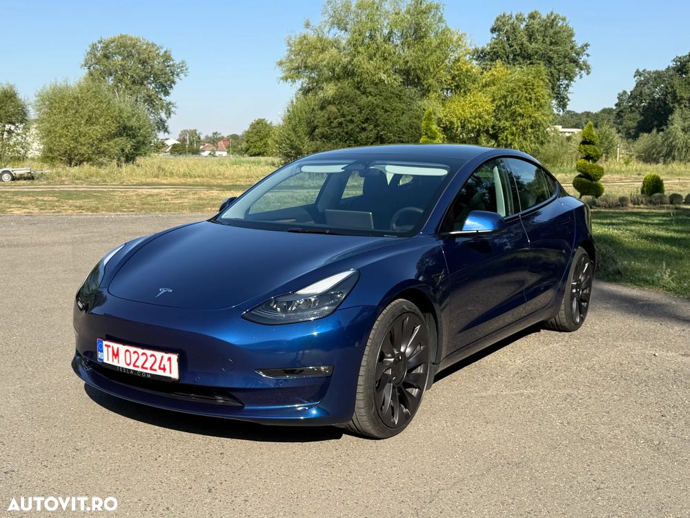 Tesla Model 3 - 1