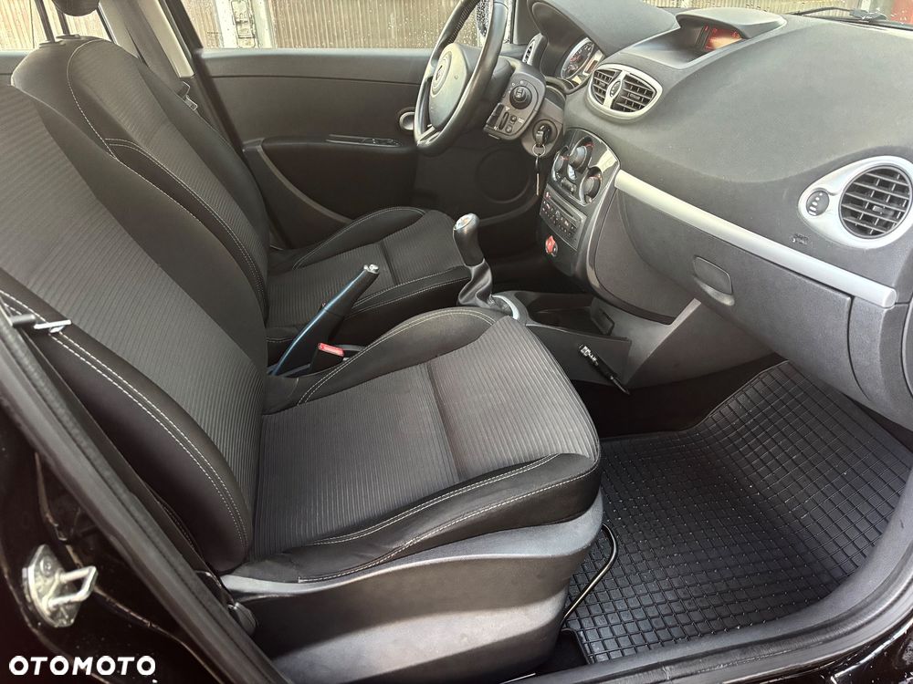 Renault Clio 1.2 16V Alize - 12