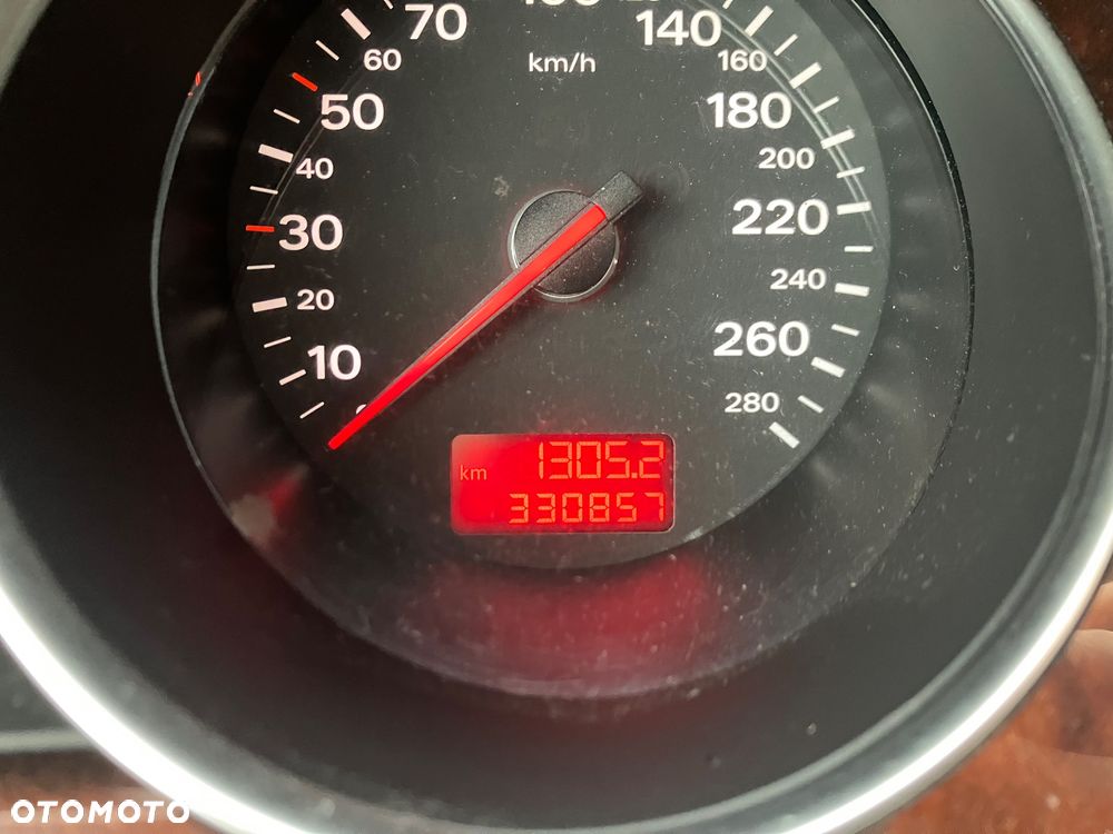 Audi A8 4.2 TDI Quattro - 13