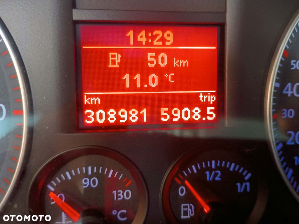 Volkswagen Touran - 9