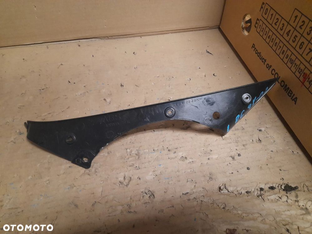 Yamaha  R6 1998 - 2002 5EB-2836K-00 Panel wewnętrzny Prawa owiewka - 5