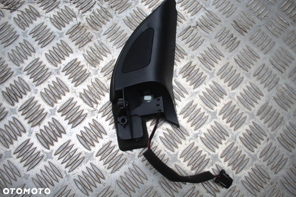 TRÓJKĄT OSŁONA LUSTERKA PRAWA GŁOŚNIK VW GOLF V 1K0837994B