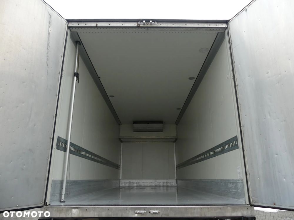 MAN TGA 26.400 6x2 / CHŁODNIA / EURO 4 / KABINA SYPIALNA / - 17