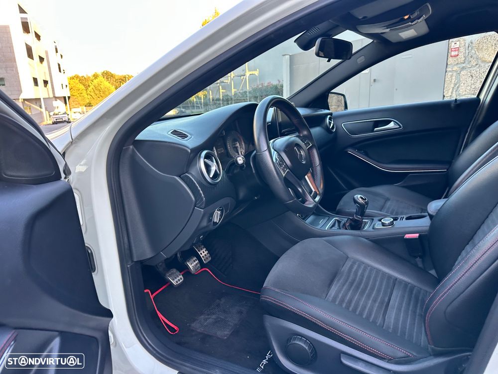 Mercedes-Benz A 180 d AMG Line - 32