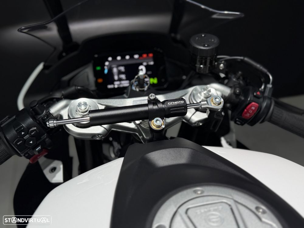 CF Moto 675SR-R - 35