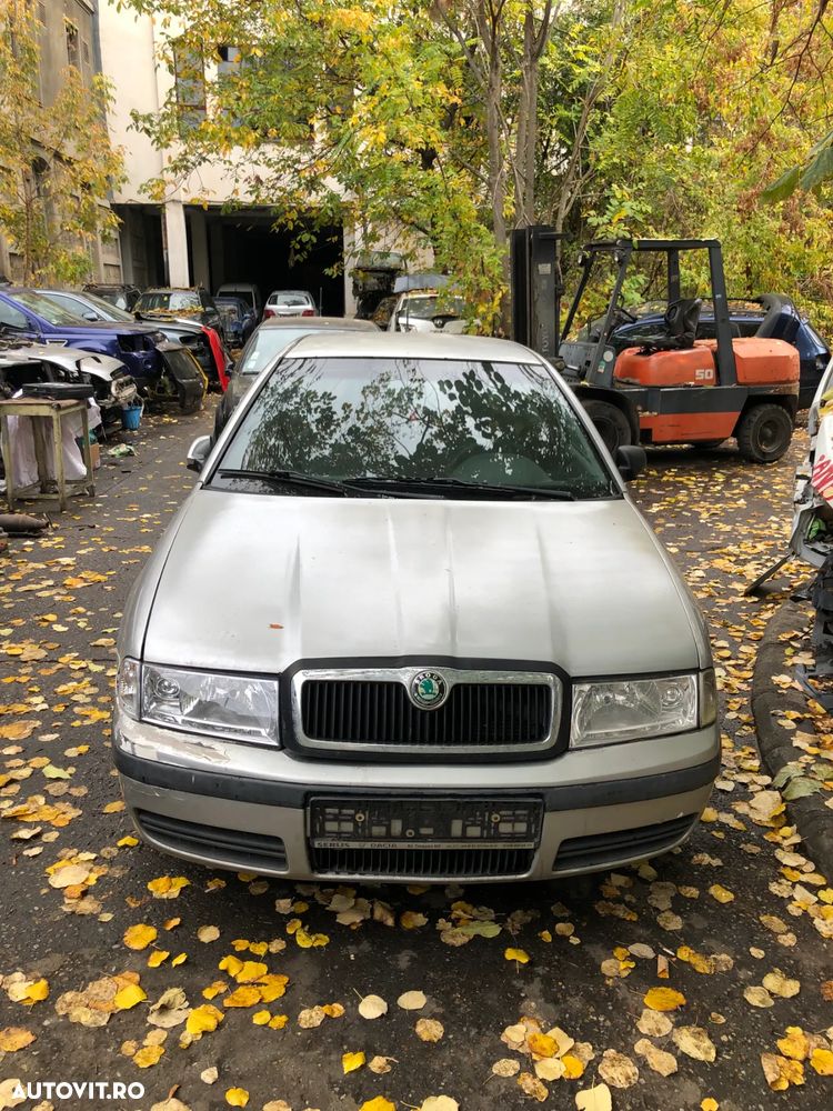 Dezmembrez Skoda Octavia 1 2008 gri argintiu 1,9 TDI AXR - 3