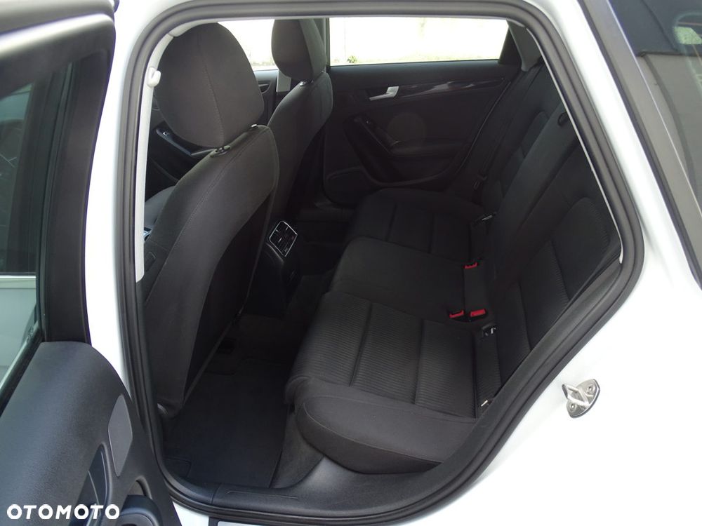 Audi A4 Avant 2.0 TDI DPF multitronic Ambiente - 14