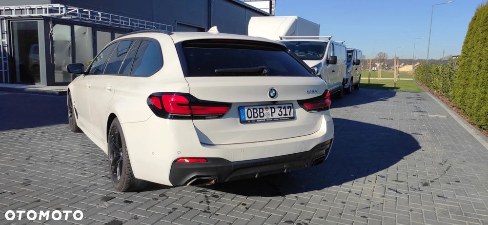 BMW Seria 5 530i Touring M Sport Edition - 8