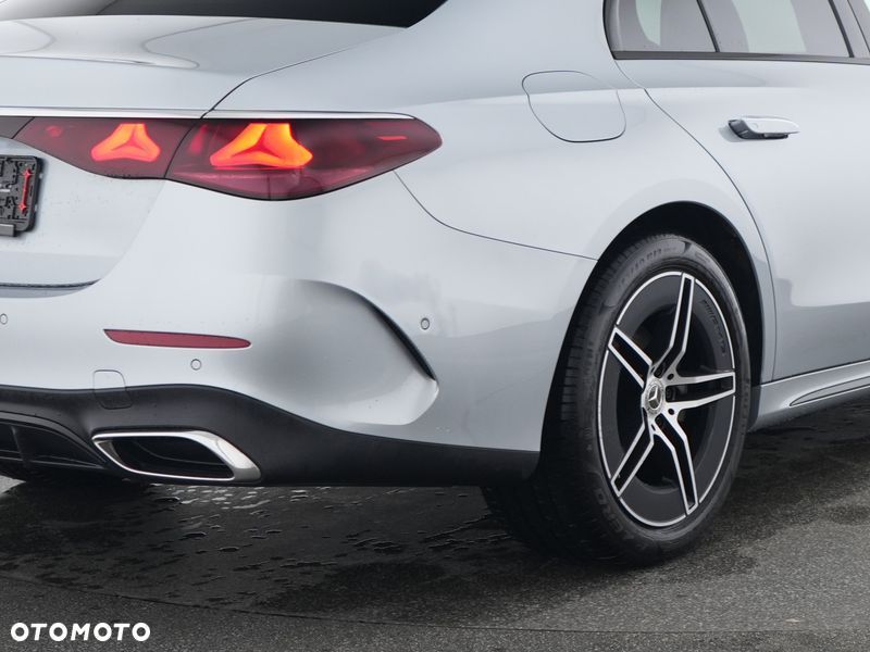 Mercedes-Benz Klasa E 200 9G-TRONIC AMG Line NIGHT Edition - 4