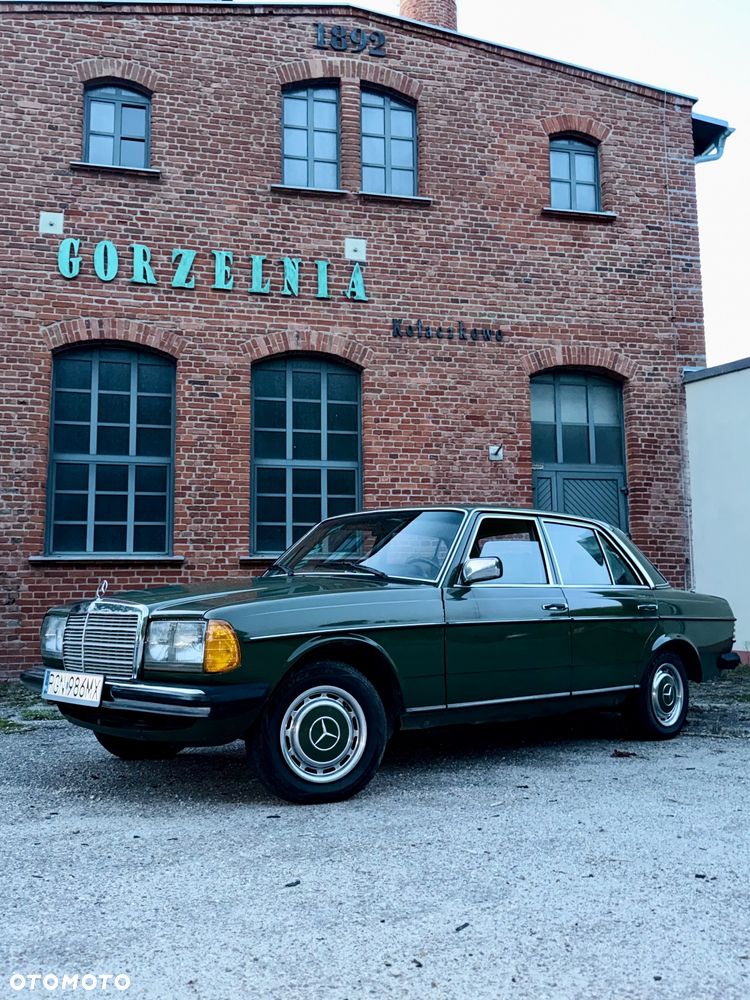 Mercedes-Benz W123 - 1