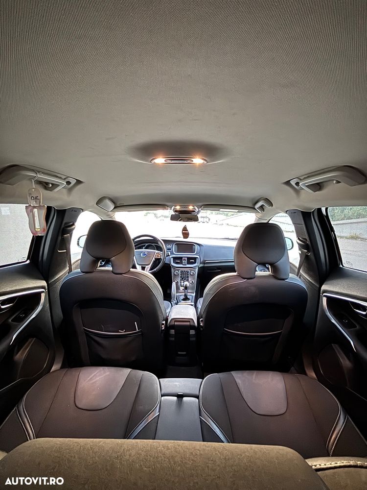 Volvo V40 D4 Momentum - 29