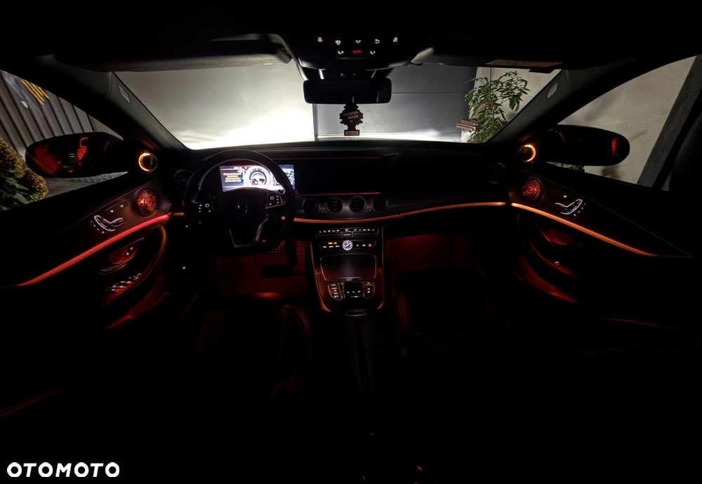 Mercedes-Benz Klasa E 220 d 4Matic 9G-TRONIC AMG Line - 6