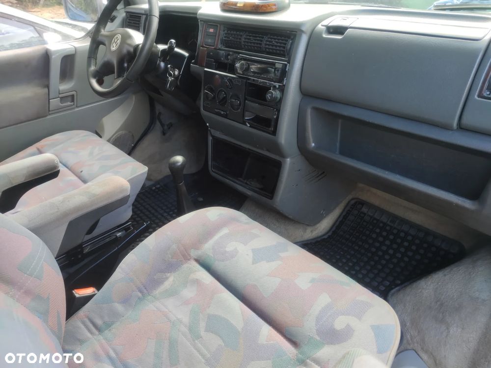 Volkswagen Multivan - 14