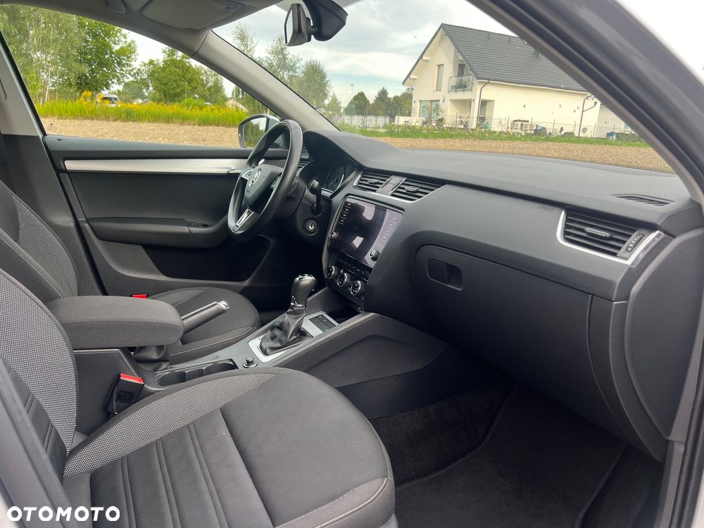 Skoda Octavia 2.0 TDI SCR 4x4 Style DSG - 13