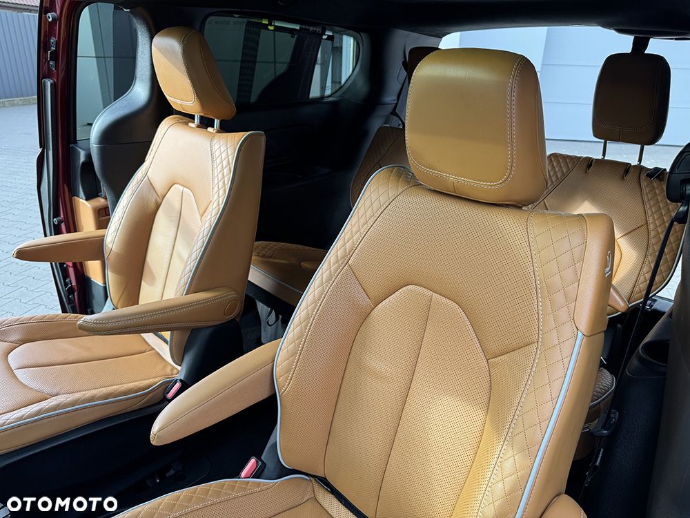 Chrysler Pacifica - 19