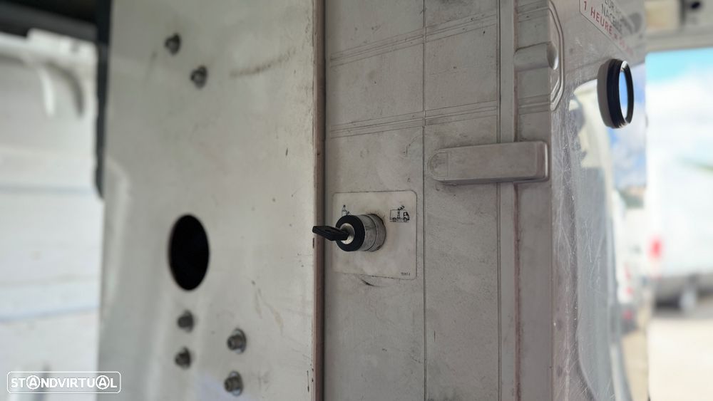 Renault Master 2.3 dCi C/ Cesto Elevatório - 27