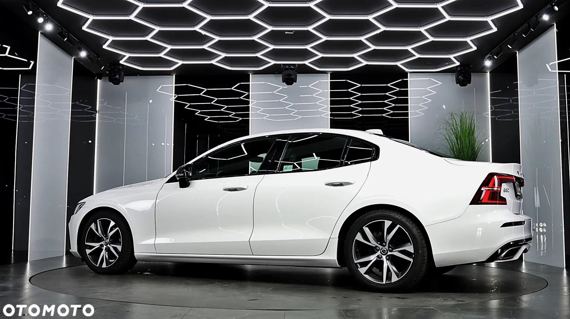 Volvo S60 T4 R-Design - 5