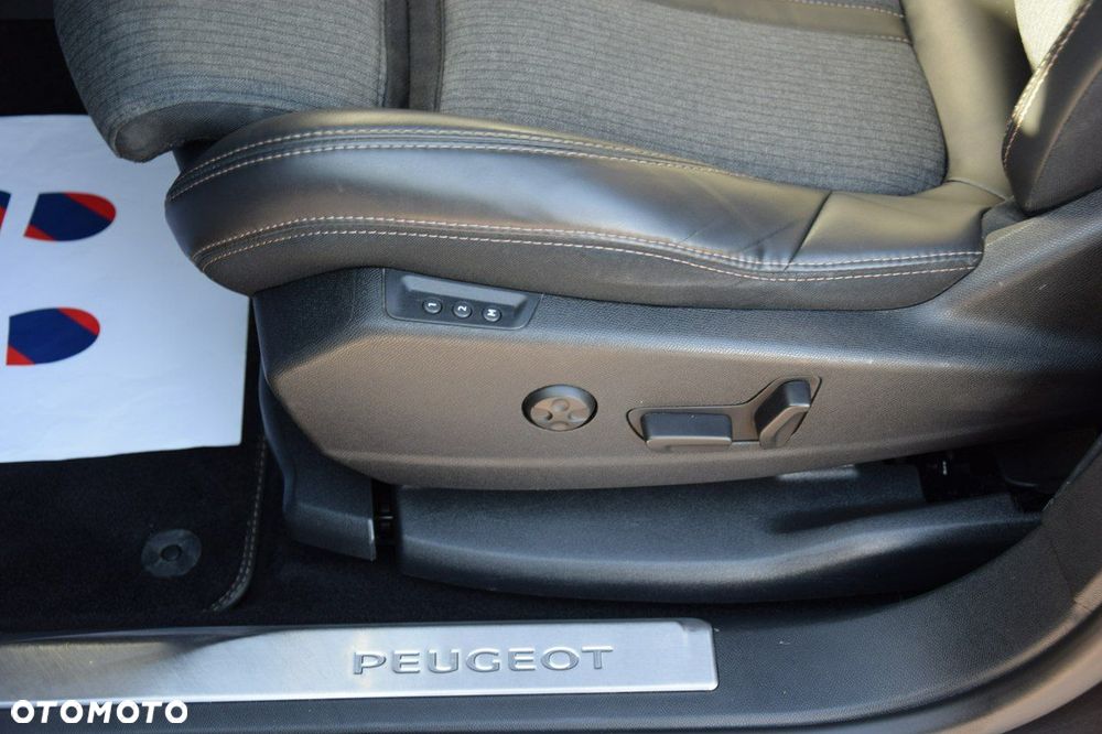 Peugeot 3008 - 17