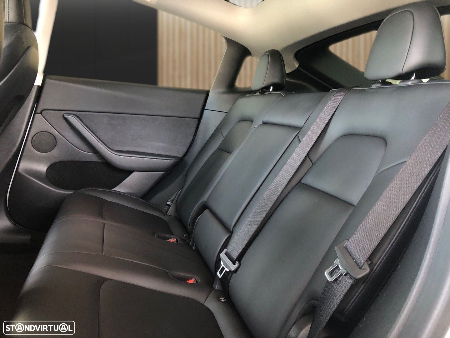 Tesla Model Y - 6