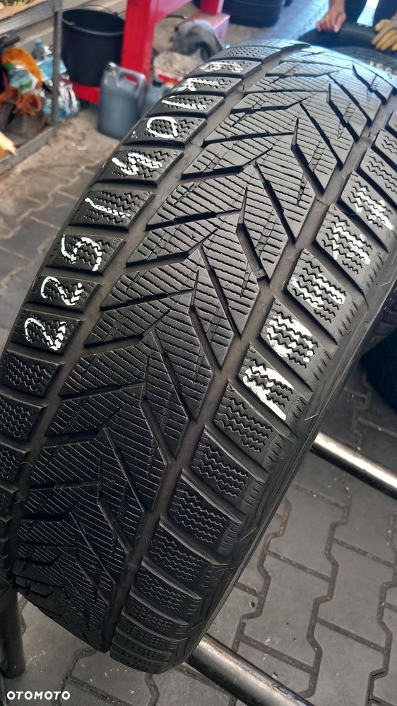 225/60/19 Vredestein Wintrac Xtreme S 93Y - 2
