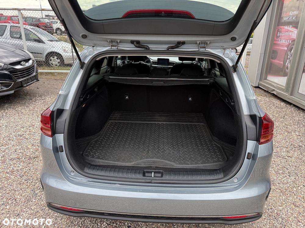 Kia Ceed 1.4 T-GDI L Business Line Plus - 26