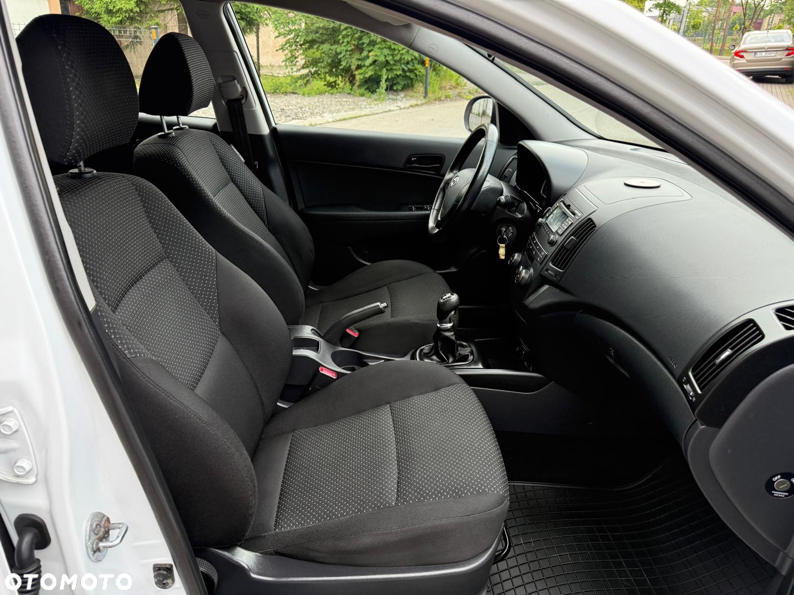 Hyundai i30 1.6 CRDi Base + EU5 - 17