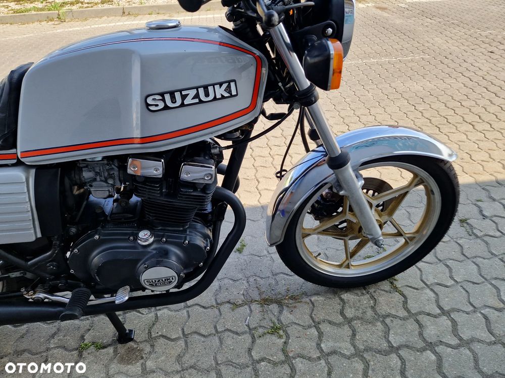 Suzuki GSX - 28