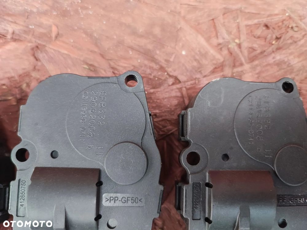 BMW E70 / E70 LCI / E71 / E72 / E81 / E82 / E84 / E85 / E86 / E87 / E87 LCI / E88 / E89 / E90 / E90 LCI / E91 / E91 LCI / E92 / E92 LCI / E93 / E93 LCI / F15 / F16 / F21 / F22 / F25 / F26 / F30 / F31 / F32 / F33 / F34 / F36 / F39 / F80 / F80 LCI / F82 / F83 / F85 / F86 / I01 / I12. ORYGINALNE SILNICZKI REGULACJI KLAP NAGRZEWNICY / CZUJNIKI TEMPERATURY POWIETRZA WEWNĘTRZNEGO. O NR: 9 231 884 / 6 915 391 / 0 151 687 OEM. BARDZO DOBRY STAN TECHNICZNY. - 10