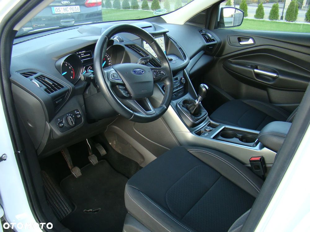 Ford Kuga 1.5 EcoBoost TITANIUM - 24