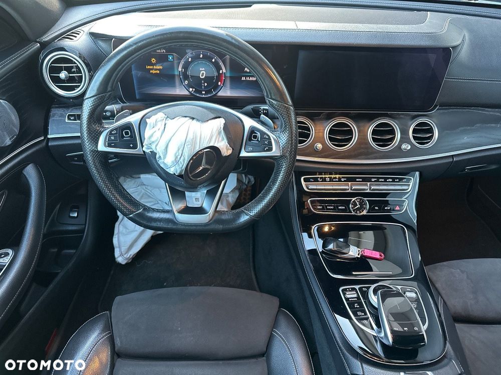 Mercedes-Benz Klasa E 200 4-Matic AMG - 21