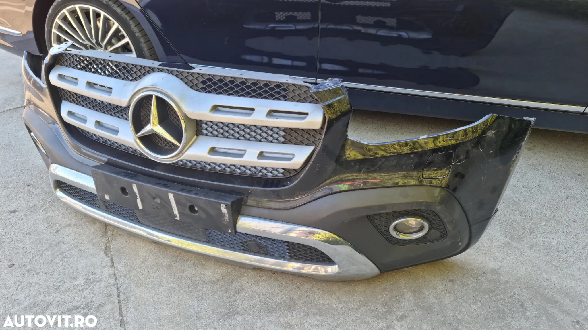 Bara fata Mercedes X-Class 470 - 4