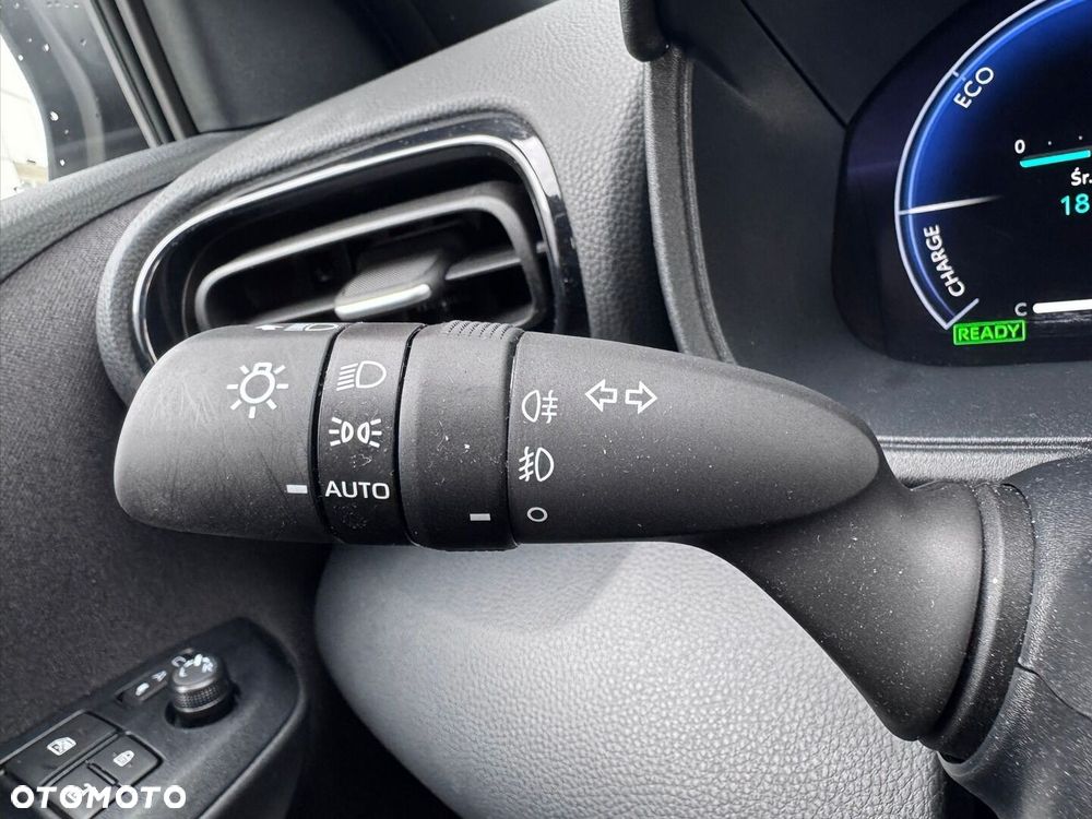 Toyota Yaris Hybrid 1.5 Executive - 28