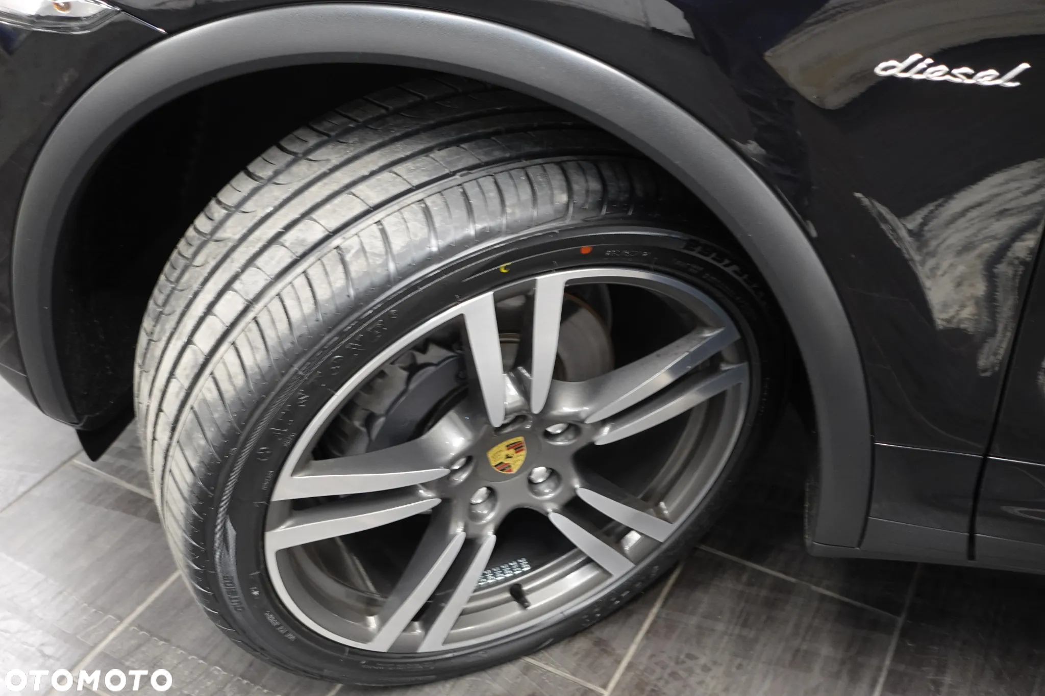 Porsche Cayenne Diesel Platinum Edition - 18
