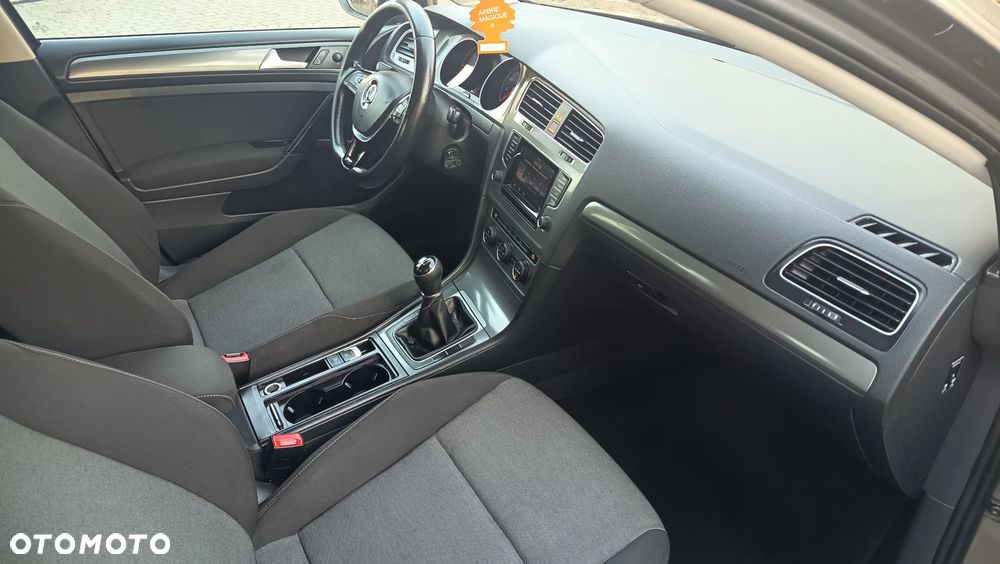 Volkswagen Golf 1.6 TDI BlueMotion Technology Comfortline - 12