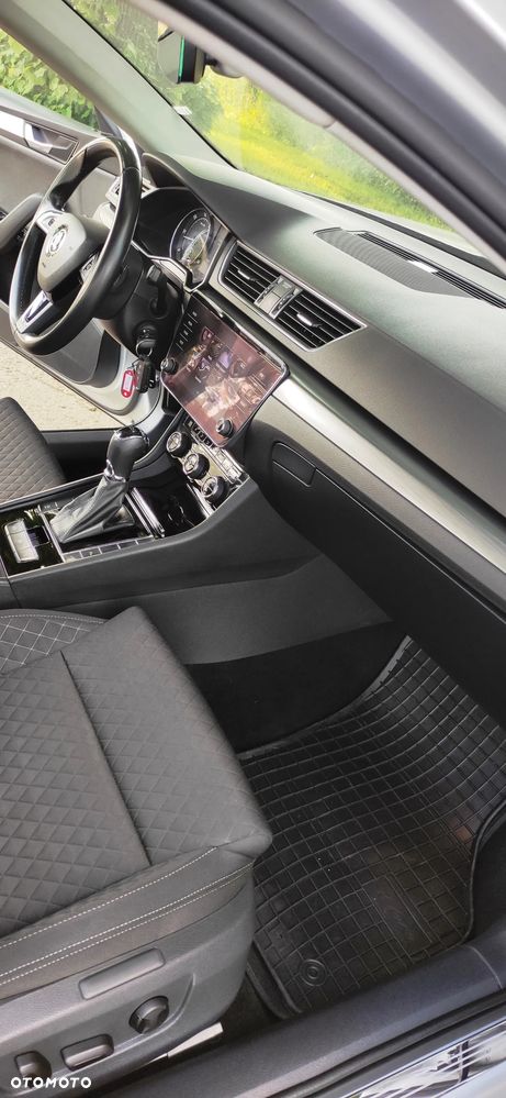 Skoda Superb 2.0 TDI DSG Ambition - 22
