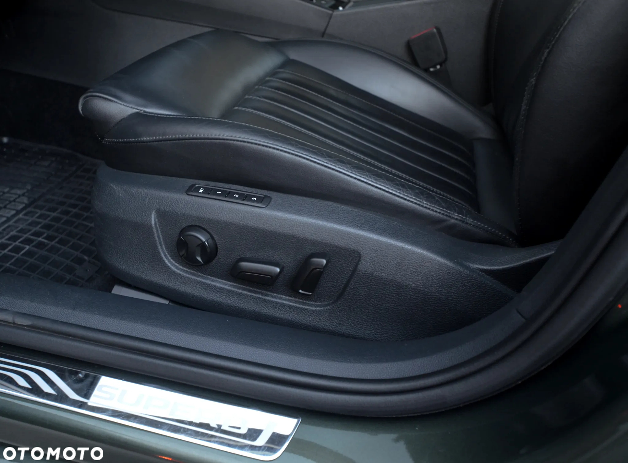Skoda Superb 2.0 TDI SCR Style DSG - 38