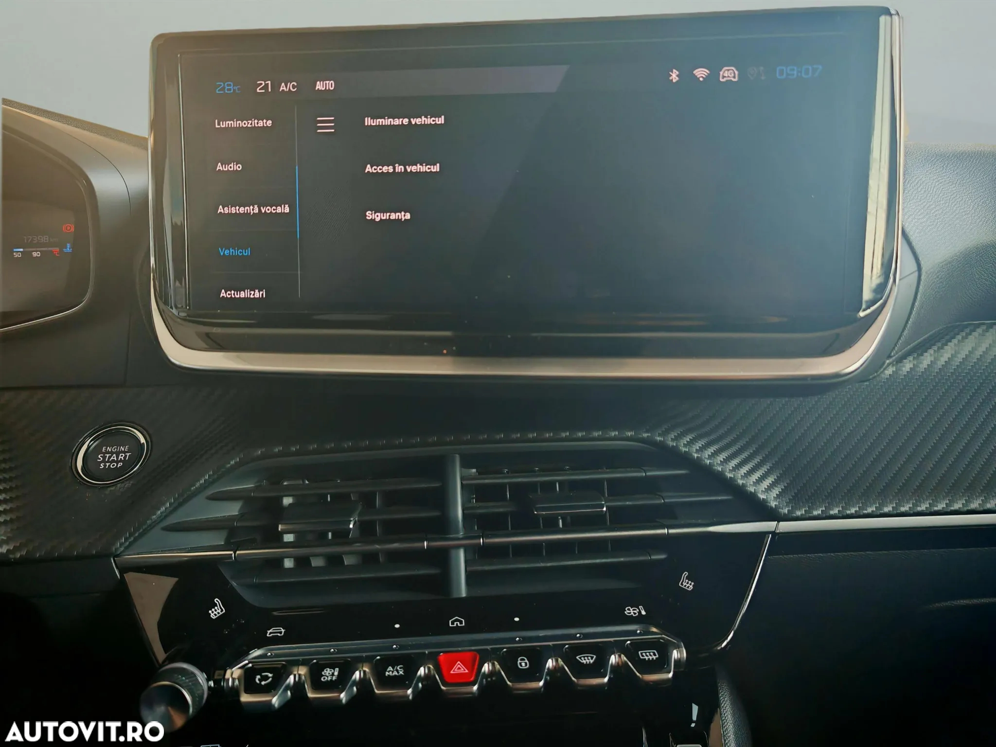 Peugeot 2008 1.2L PureTech 130 S&S EAT8 Allure - 23