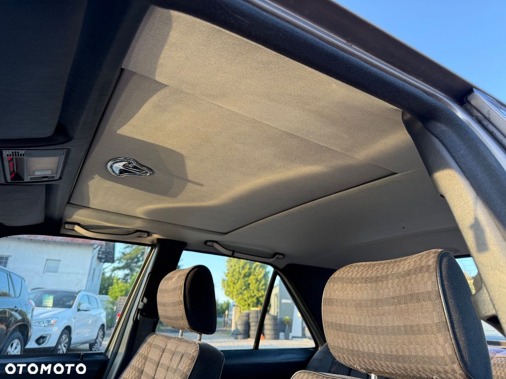 Mercedes-Benz W201 (190) - 11