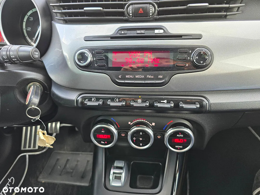 Alfa Romeo Giulietta 1.6 JTDM Distinctive - 31
