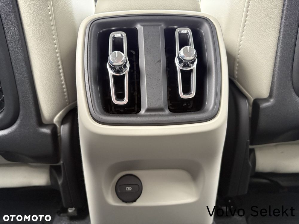 Volvo XC 40 - 22