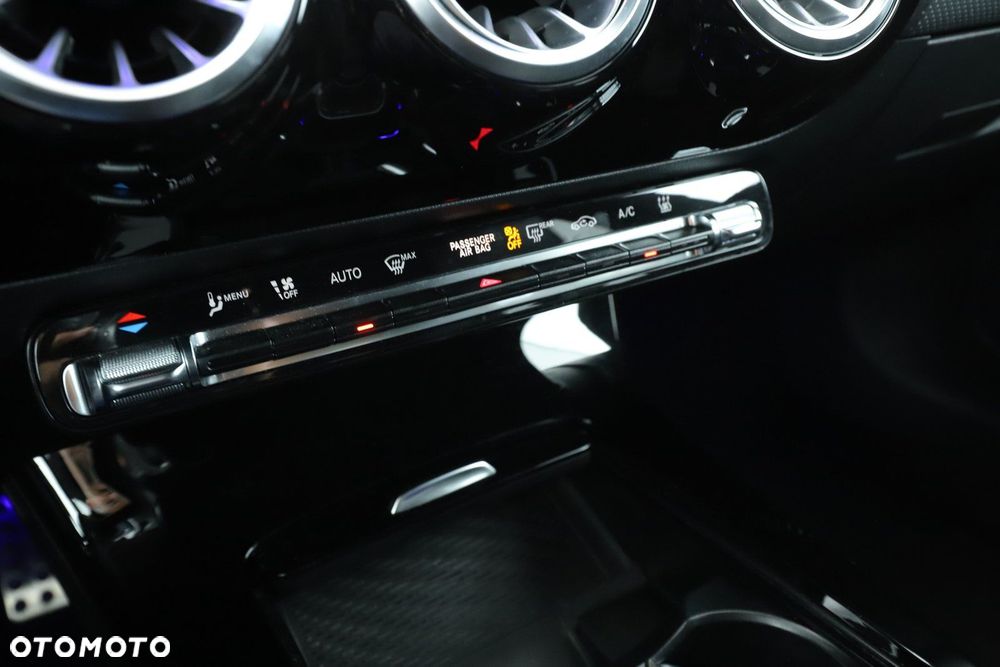 Mercedes-Benz CLA - 13