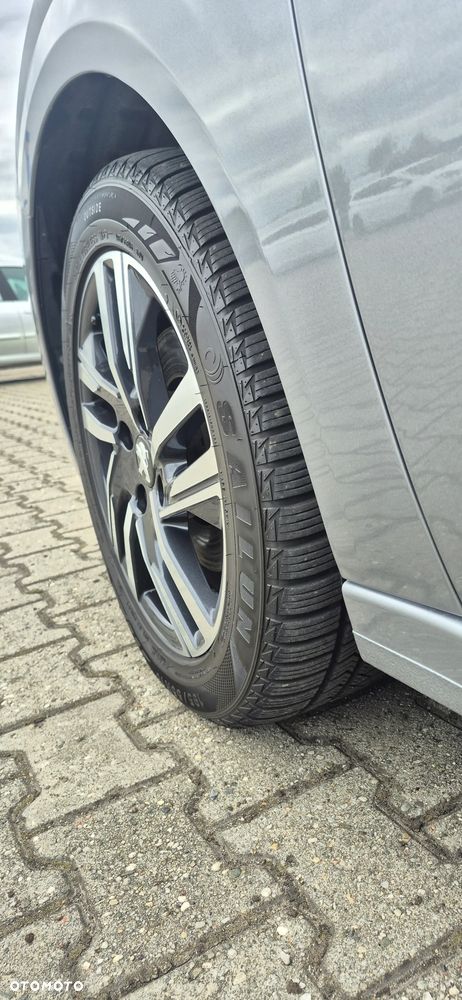 Peugeot 208 1.2 PureTech Allure Pack S&S EAT8 - 30