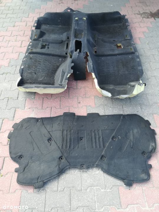 WYGŁUSZENIE MASKI, OSŁONA, DWYAN WYKLADZINA AUDI Q5 8R1863021A