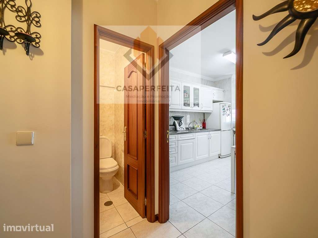 Fantástico Apartamento T2 Duplex com Varanda e 2 Lugares de Garagem... - Grande imagem: 3/37