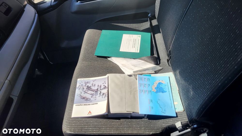 Mitsubishi Canter Fuso /Chłodnia/Mroźnia/kontener/ Izoterma/ Agregat Thermo King 450 e / Winda DHOLLANDIA 1500 KG / Mały przebieg tylko 91 tys Polski Salon ! - 24