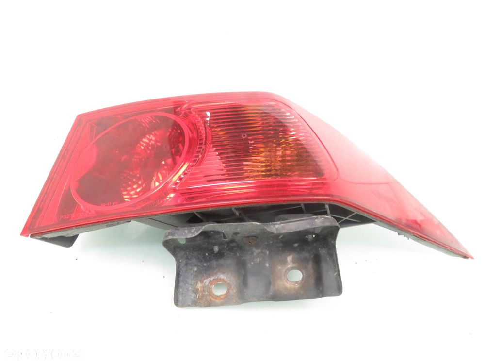 LAMPA PRAWA TYLNA HONDA ACCORD VII - 6