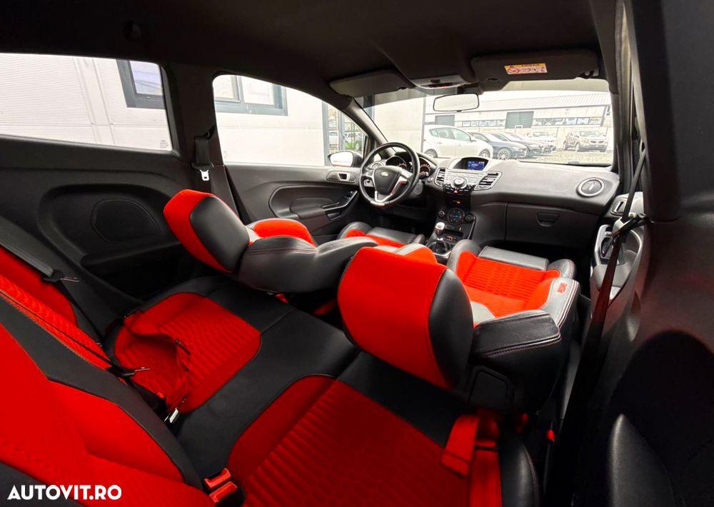 Ford Fiesta 1.6 EcoBoost ST - 25