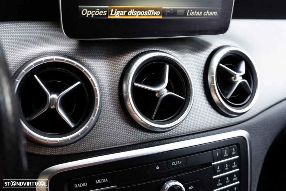 Mercedes-Benz CLA 180 d - 42