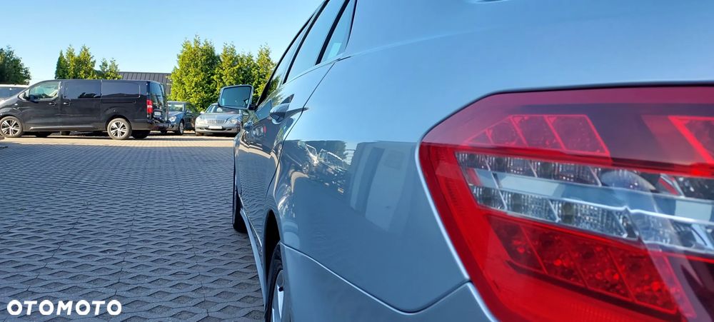 Mercedes-Benz Klasa E 200 CGI BlueEFFICIENCY 7G-TRONIC Avantgarde - 18