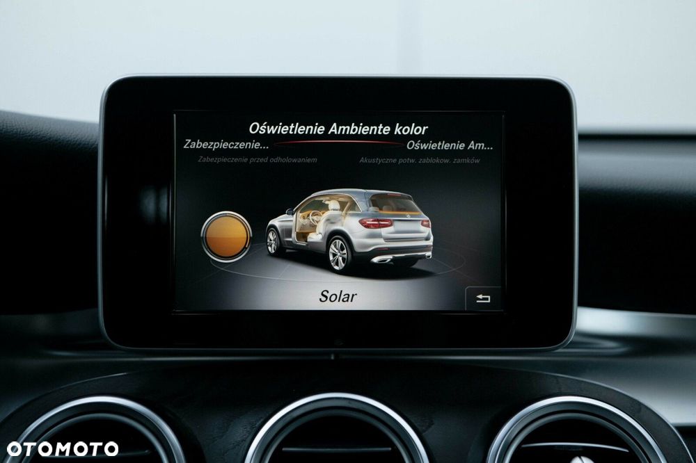 Mercedes-Benz GLC - 32